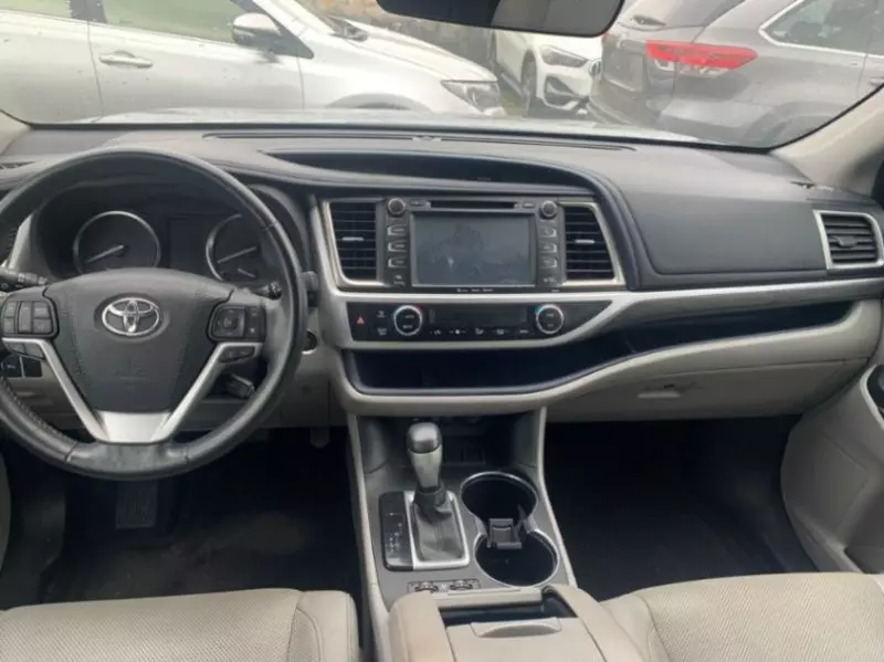 Toyota Highlander   - 2017