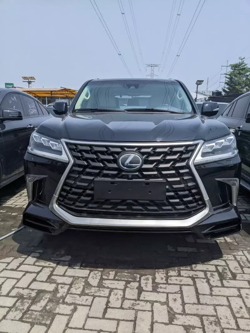 Lexus LX 570   - 2016