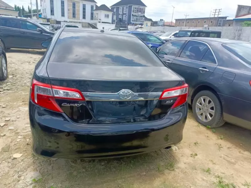 Toyota camry   - 2012