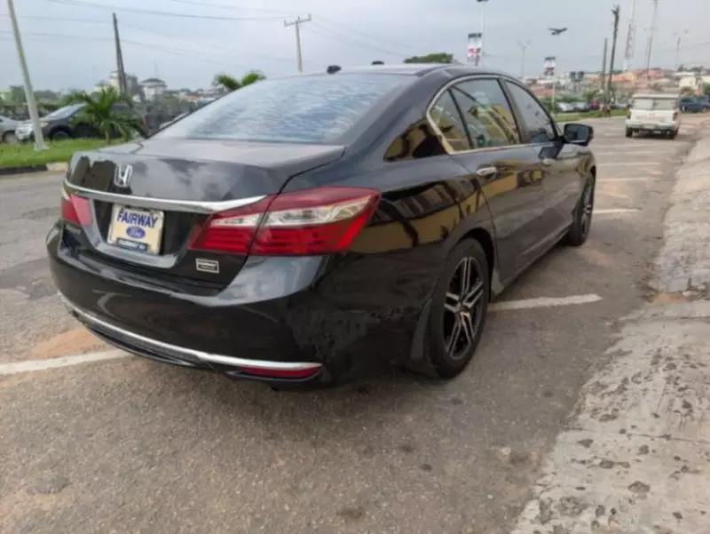 Honda Accord   - 2016