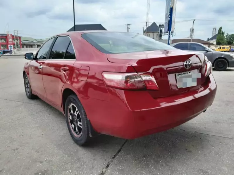 Toyota Camry   - 2009