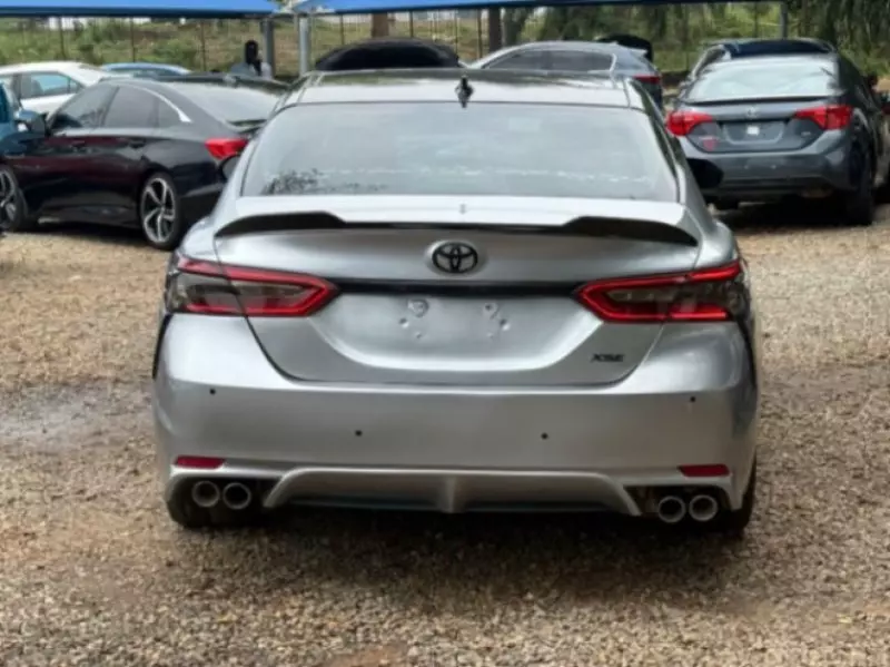 Toyota Camry   - 2018