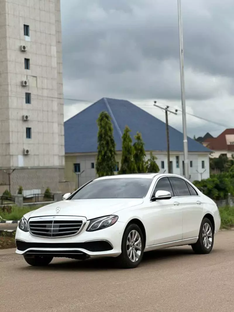 Mercedes-Benz E 300   - 2018