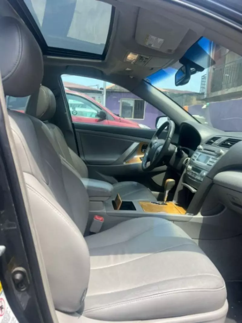 Toyota Camry   - 2007