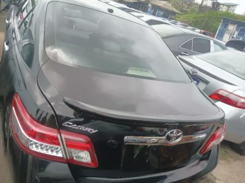 Toyota Camry   - 2011