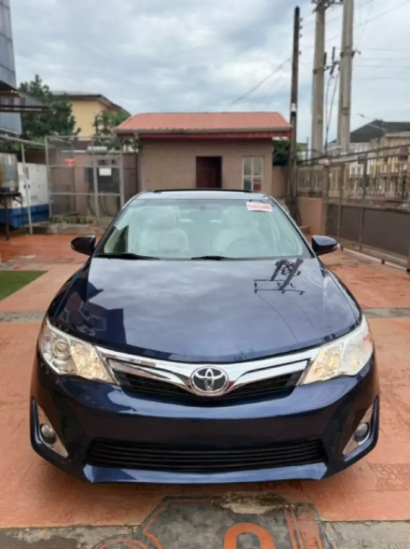 Toyota Camry   -