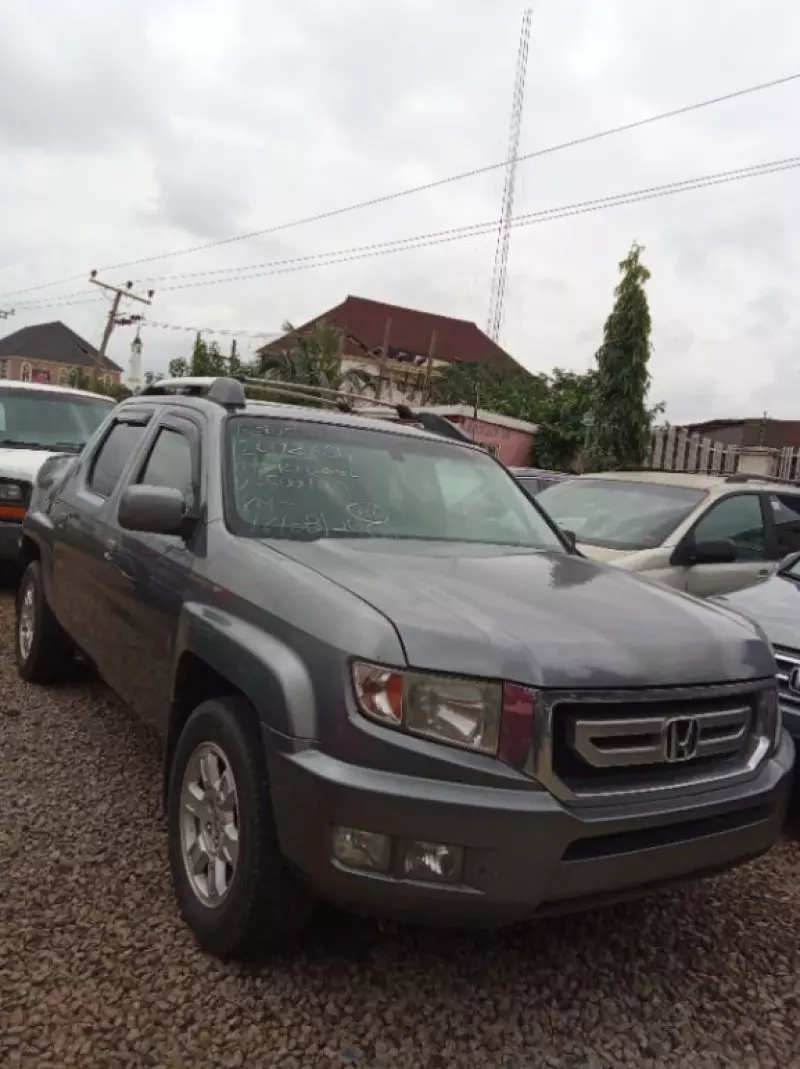 Honda Ridgeline   - 2010