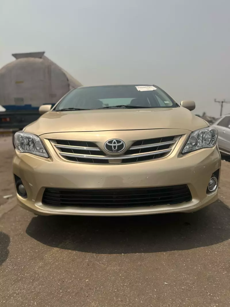 Toyota Corolla   - 2013