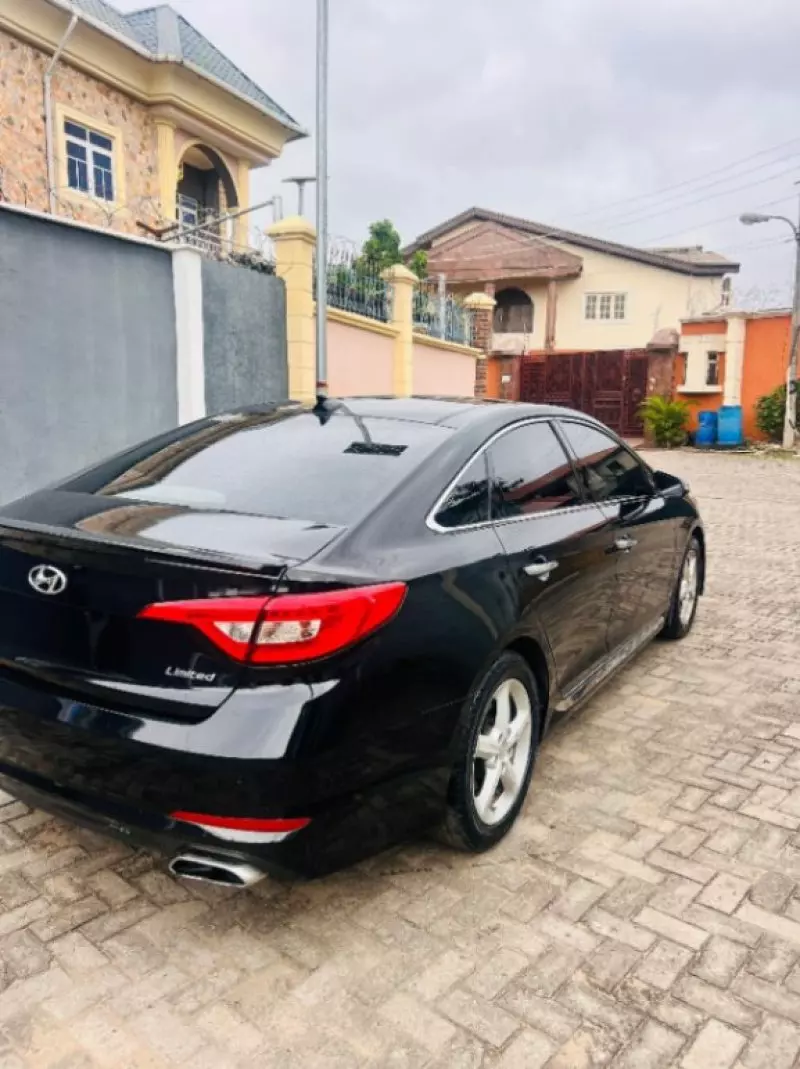 Hyundai Sonata   - 2016