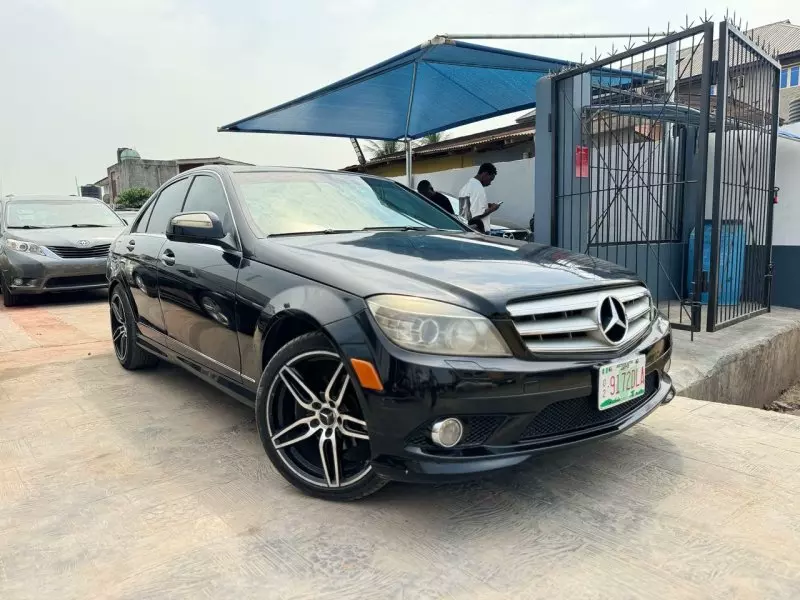 Mercedes-Benz C 300   - 2011