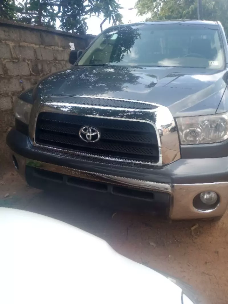Toyota Tundra   - 2008
