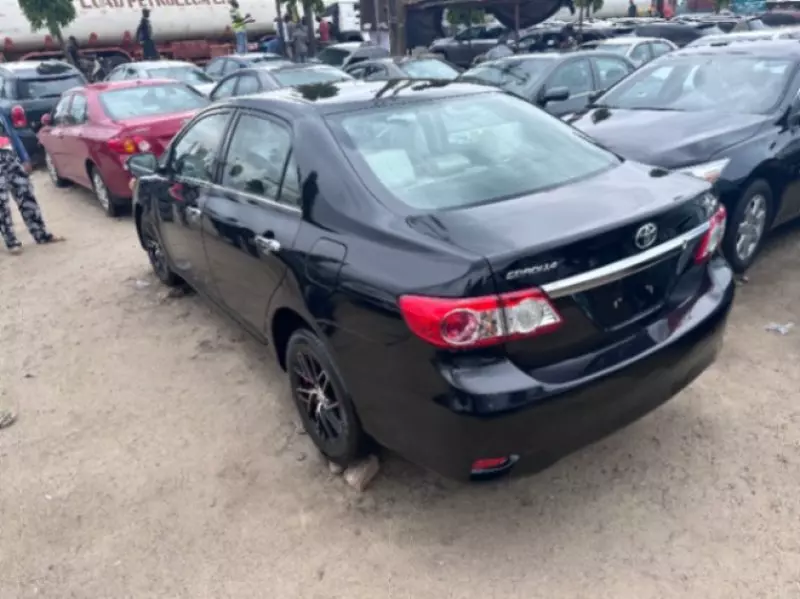 Toyota corolla   - 2012