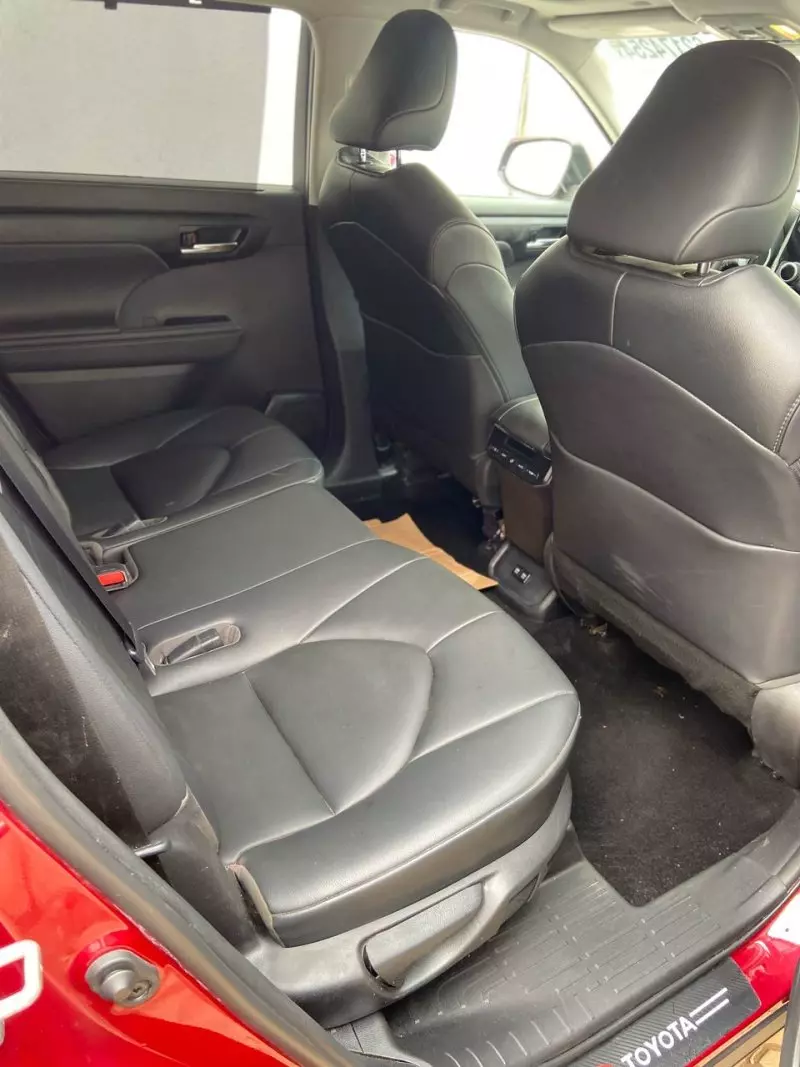 Toyota Highlander   - 2020