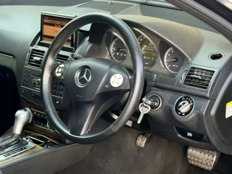 Mercedes-Benz C200   - 2010