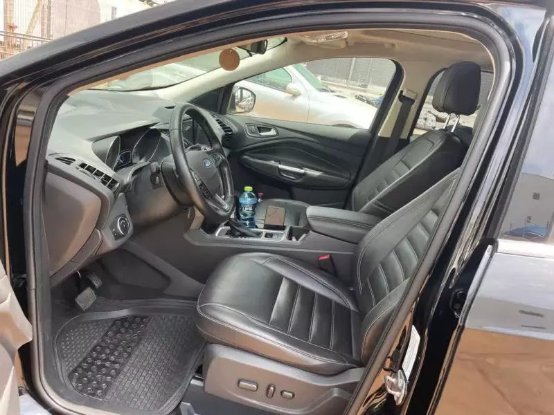 Ford Escape   - 2017