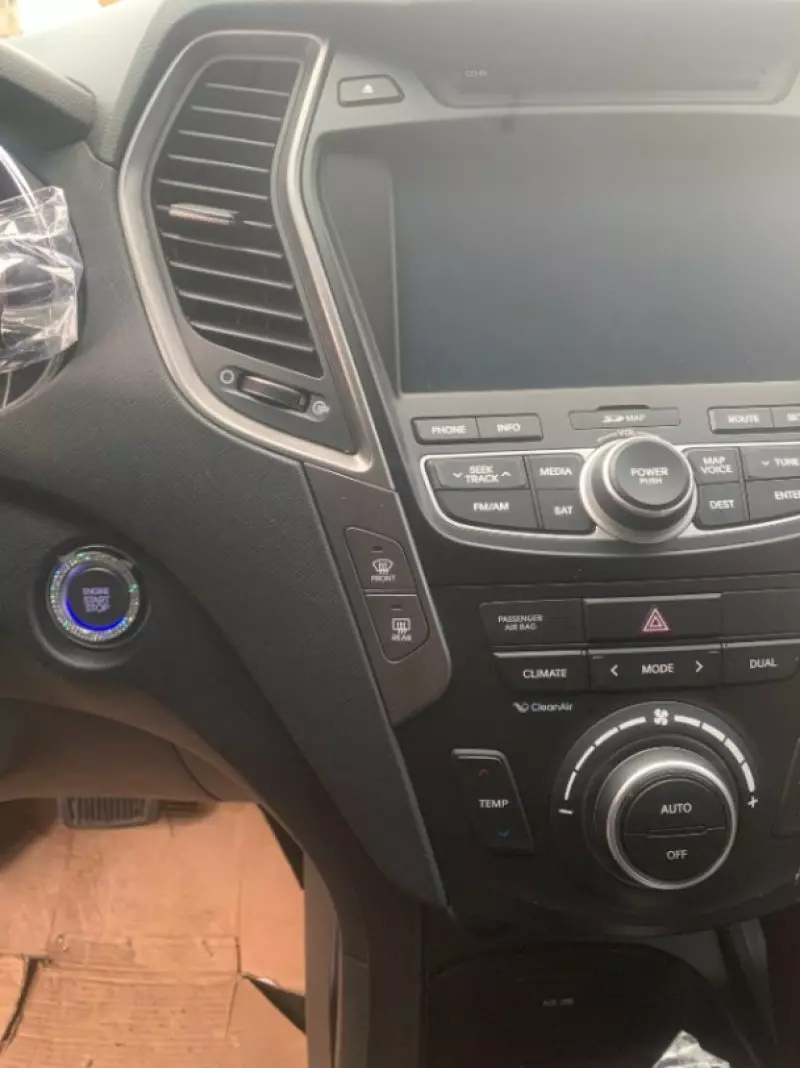 Hyundai Santa Fe   - 2015