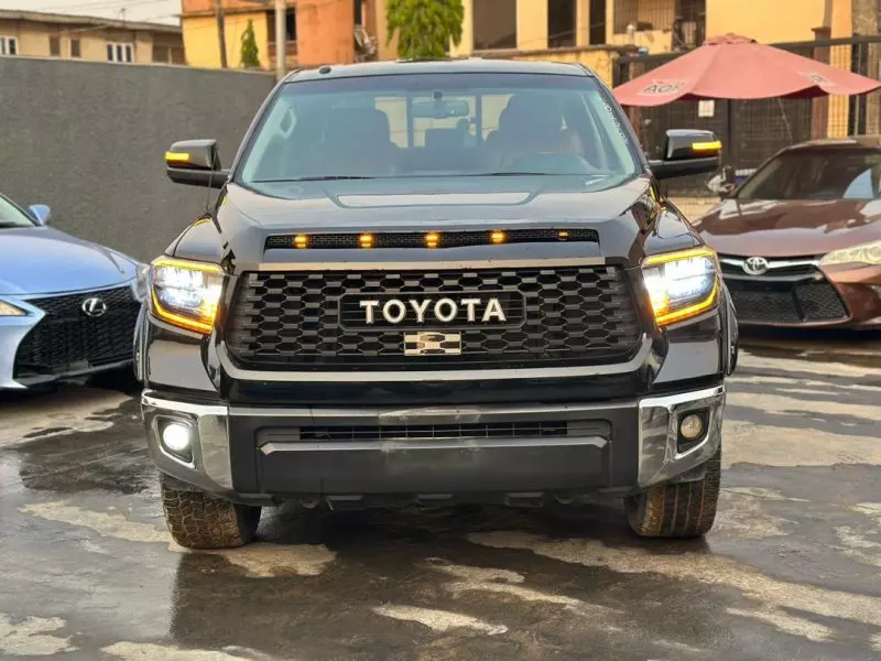 Toyota Tundra   - 2015