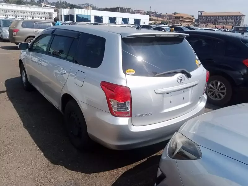 Toyota Fielder    - 2012