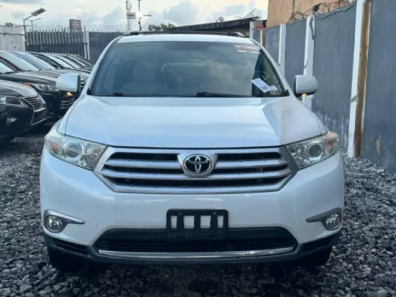 Toyota Highlander   - 2011