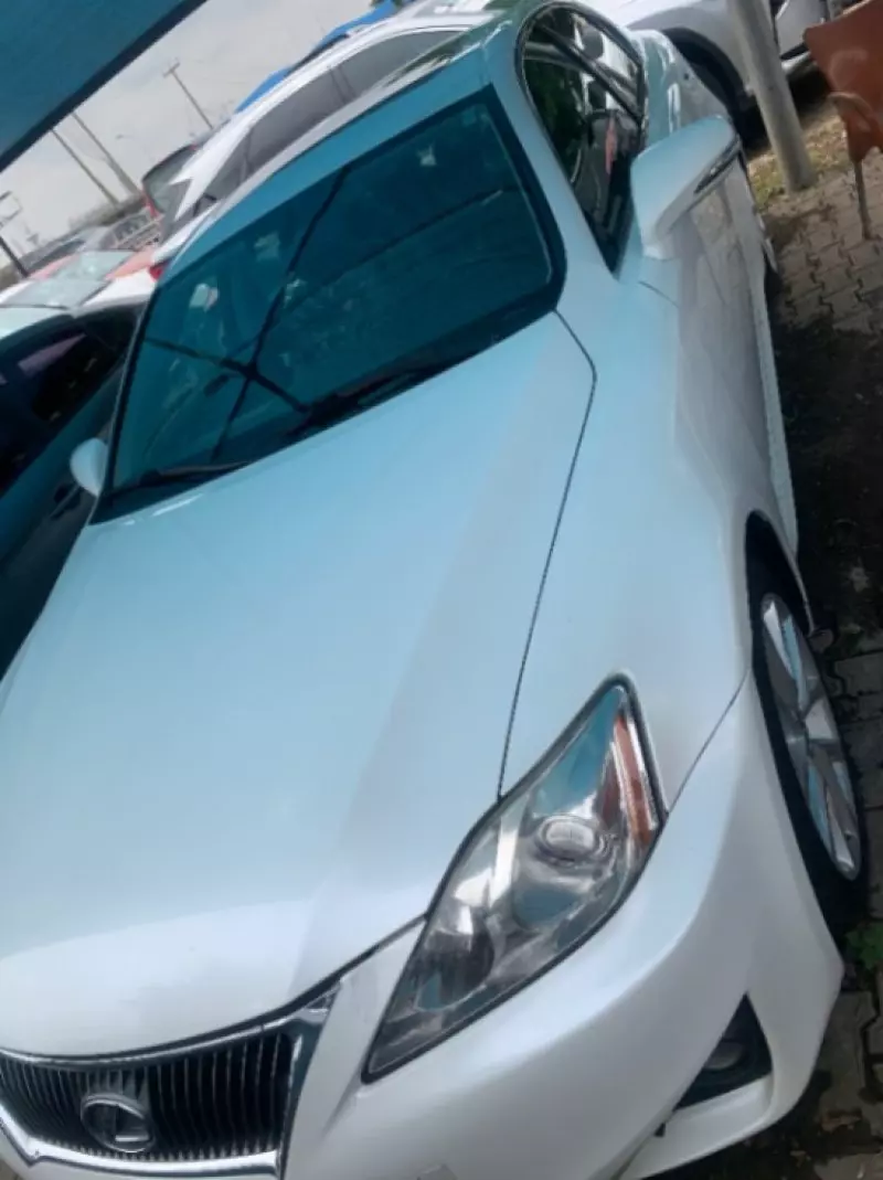 Lexus IS 250   - 2012