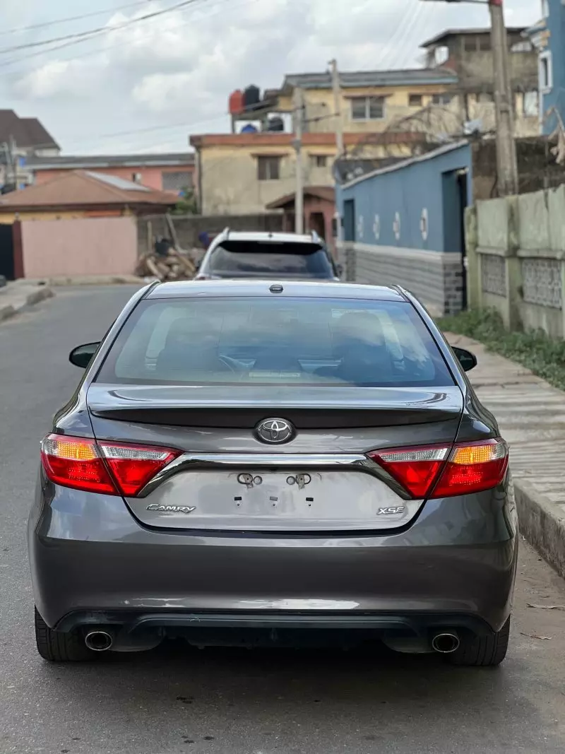 Toyota Camry   - 2016