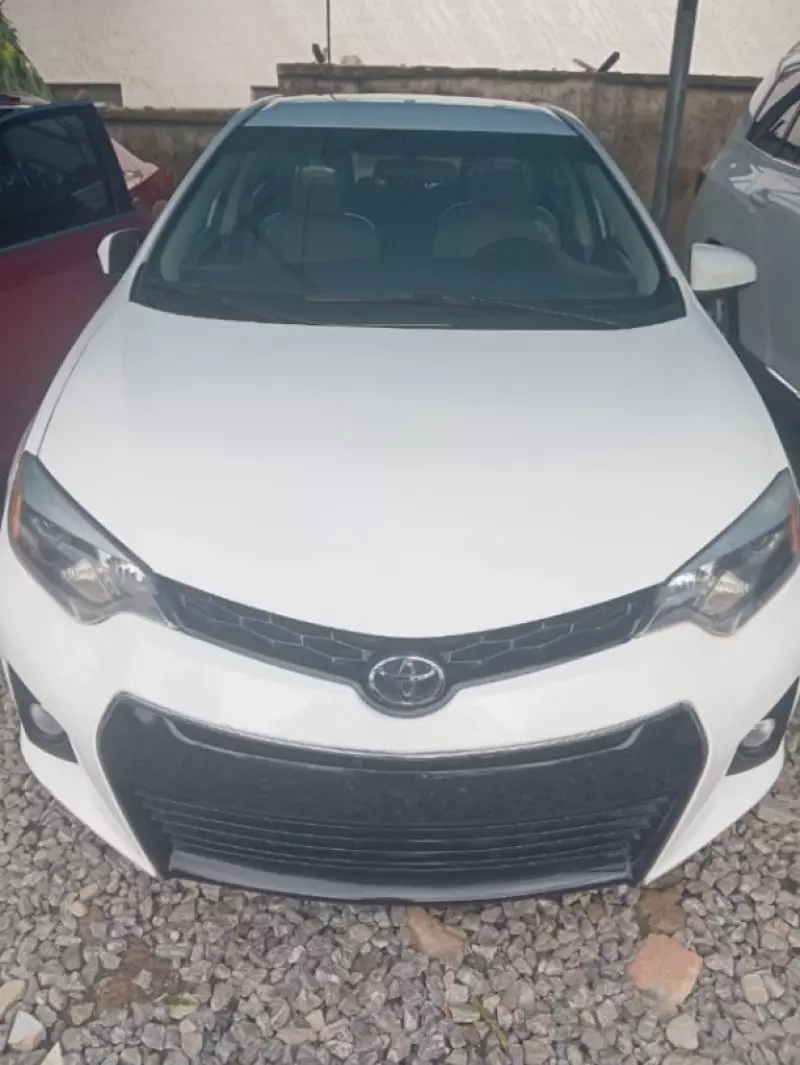 Toyota Corolla   - 2014