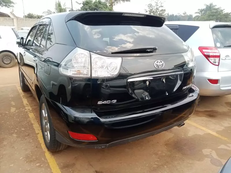 Toyota Harrier   - 2011