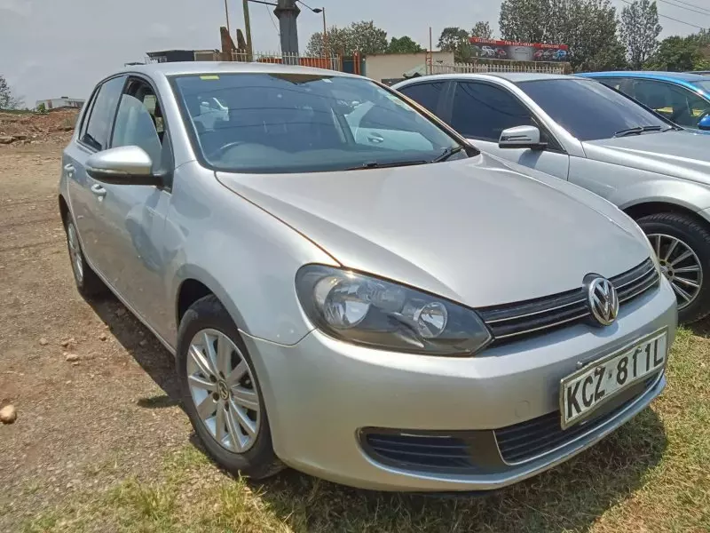 Volkswagen Golf   - 2013