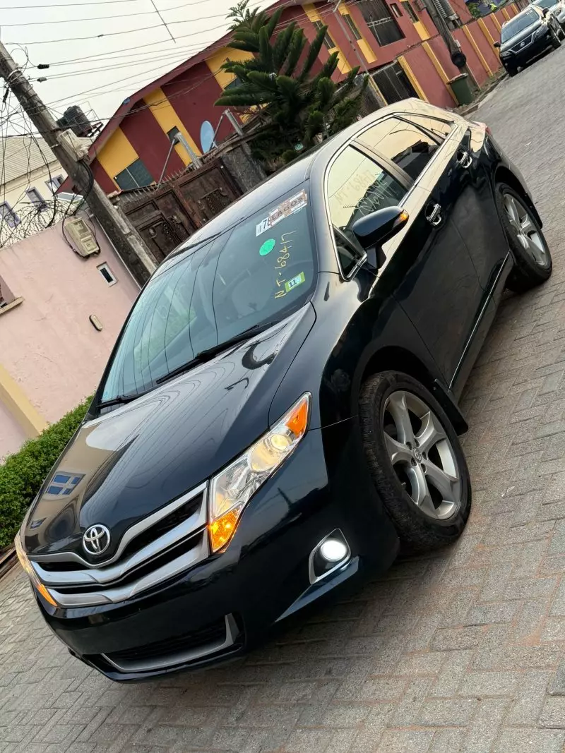 Toyota Venza   - 2013