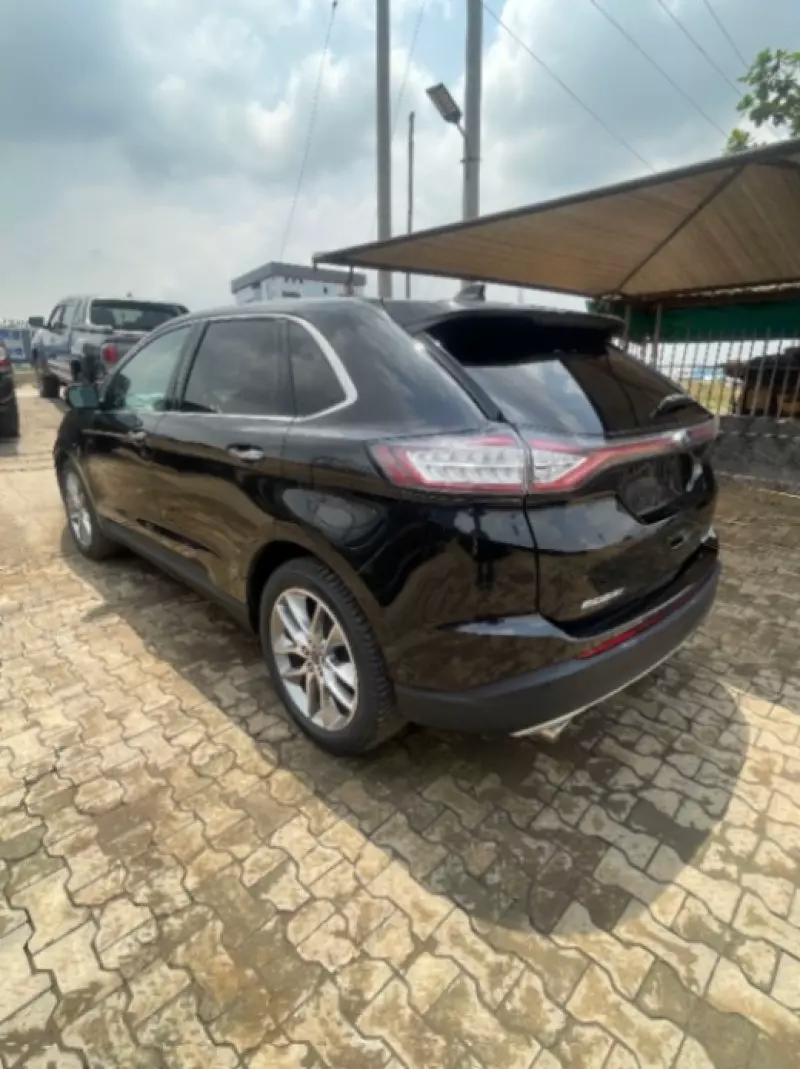 Ford Edge   - 2015