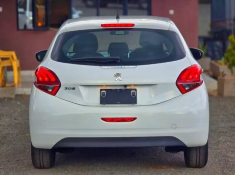 Peugeot 208   - 2018