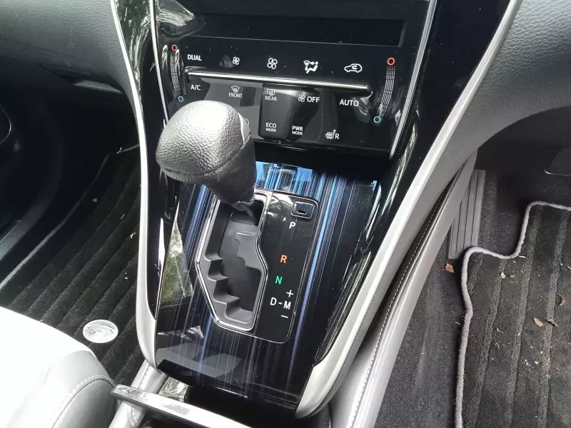 Toyota Harrier   - 2017