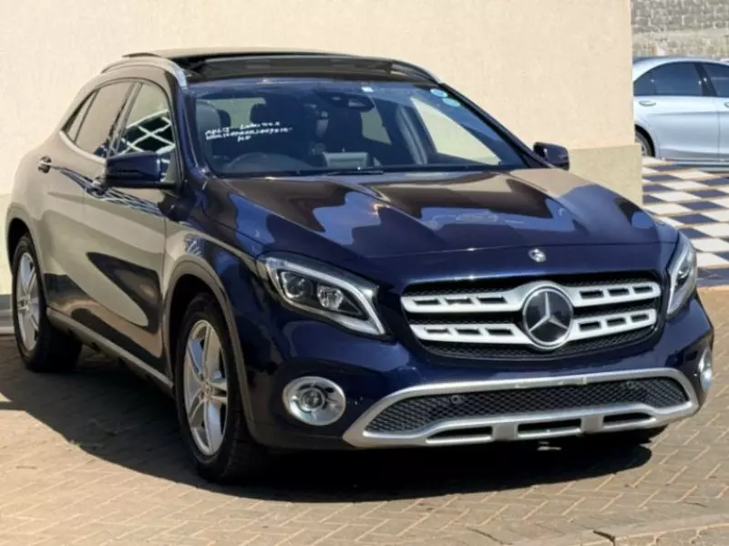 Mercedes-Benz GLA 180