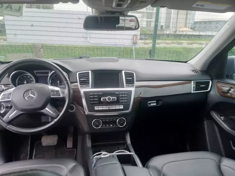 Mercedes-Benz ML 350   - 2012