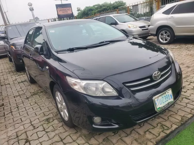 Toyota Corolla   - 2012