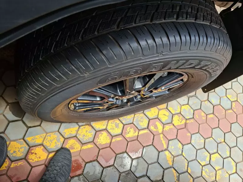 Toyota Landcruiser Prado - 2024