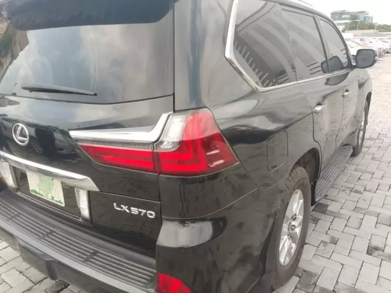 Lexus LX 570   - 2017