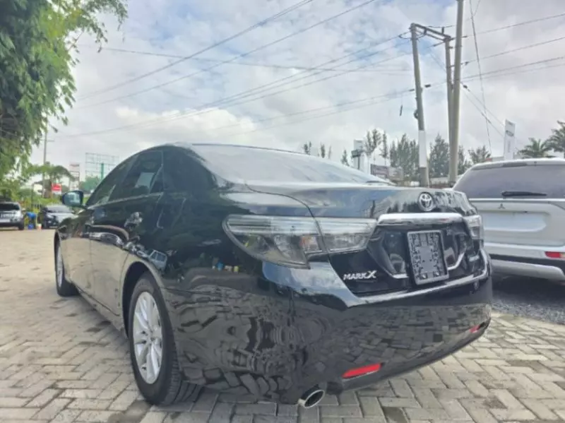 Toyota Mark X   - 2018