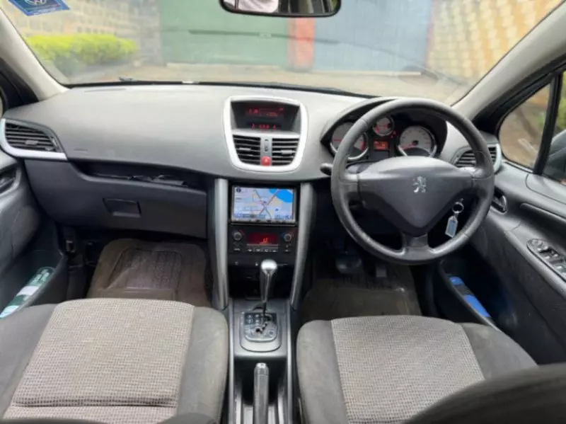 Peugeot 207   - 2011