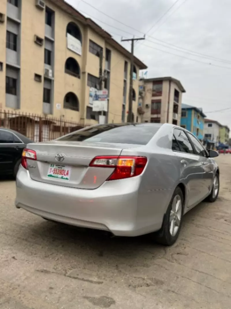 Toyota camry   - 2014
