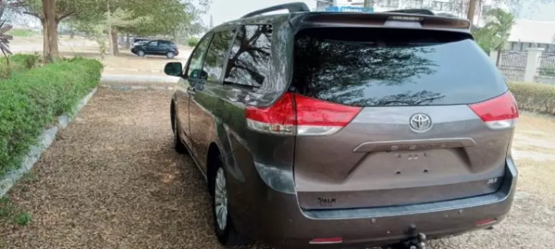 Toyota Sienna   - 2014