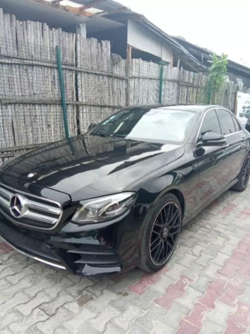 Mercedes-Benz E 300   - 2017