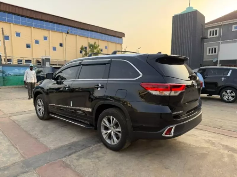 Toyota Highlander   - 2015