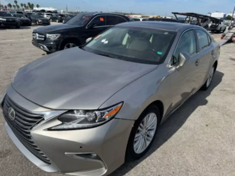 Lexus ES 330   - 2017