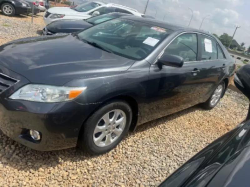 Toyota camry   - 2010