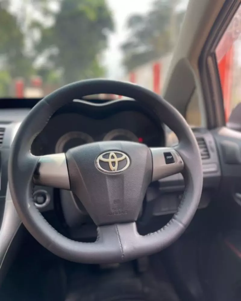 Toyota Auris   - 2010