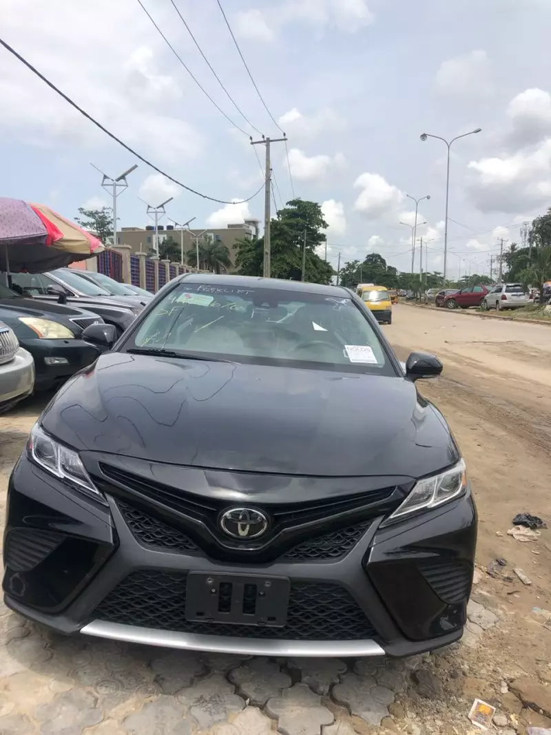 Toyota Camry   - 2018