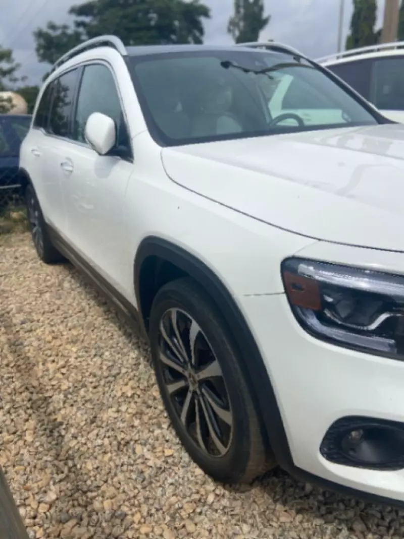 Mercedes-Benz GLB 250   - 2021
