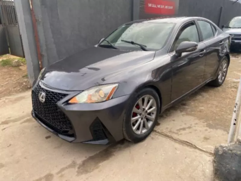 Lexus IS 250   - 2010