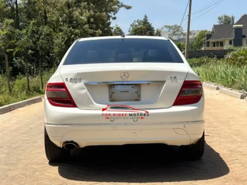 Mercedes-Benz C 200   - 2011